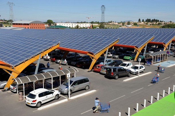 Un esempio di parcheggio fotovoltaico in un supermercato (fonte internet)
