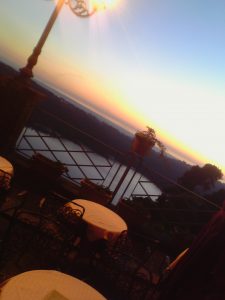 Luci del tramonto dal belvedere sul lago di Nemi - foto di Marco Costarelli
