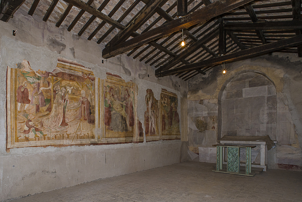 Affreschi dell'antica chiesa di San Pietro di Affile . foto di Giampiero Frosoni