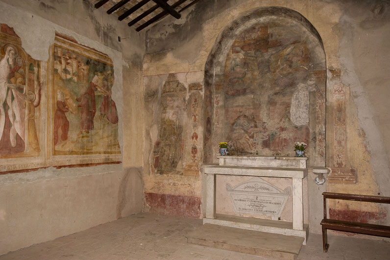 Affreschi dell'antica chiesa di San Pietro di Affile . foto di Giampiero Frosoni