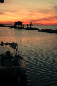 Ancona, quando il sole tramonta ad Est - Tramonto sui trabocchi
