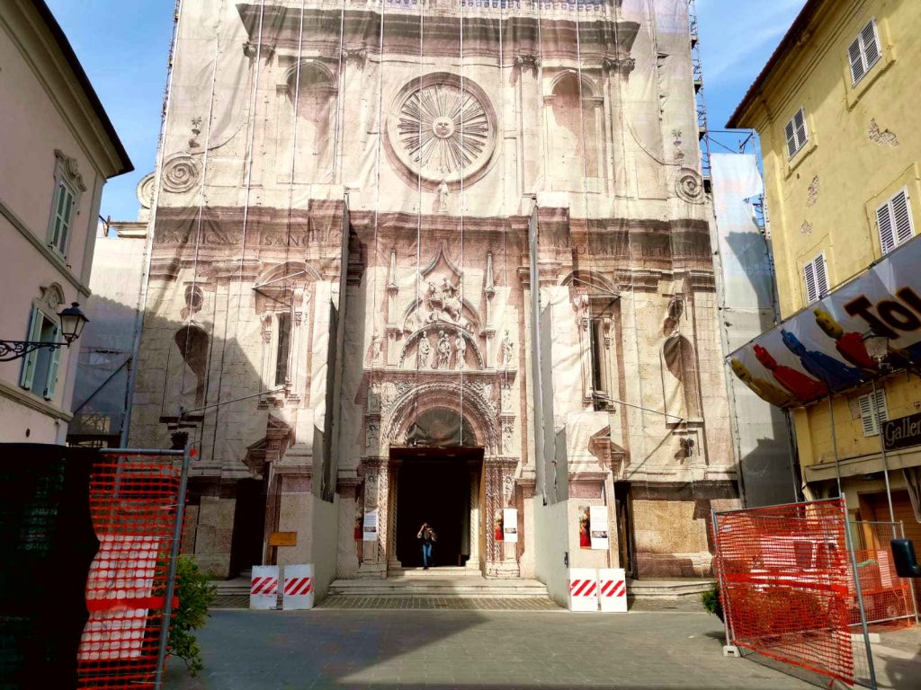"Fate i Fioretti" la facciata di San Nicola in restauro dal sisma 2016 - foto di B. Olmai