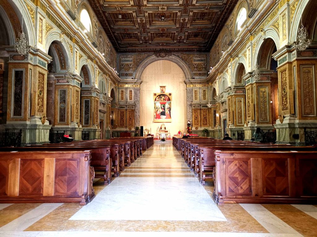 Fate i fioretti. Interno della Basilica ancora in splendida forma - foto di B. Olmai